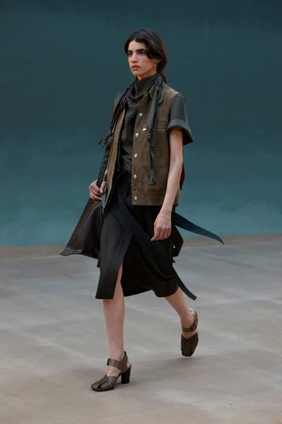Look 9